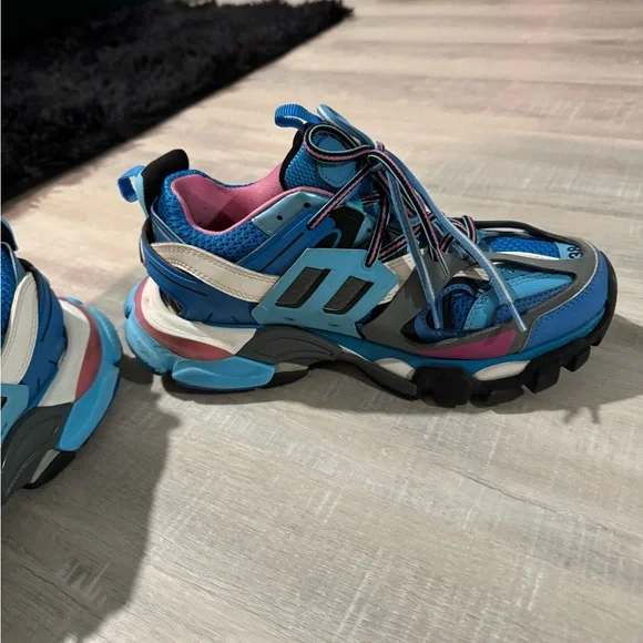 Balenciaga Sneakers in Blue and Pink - Picture 8 of 8